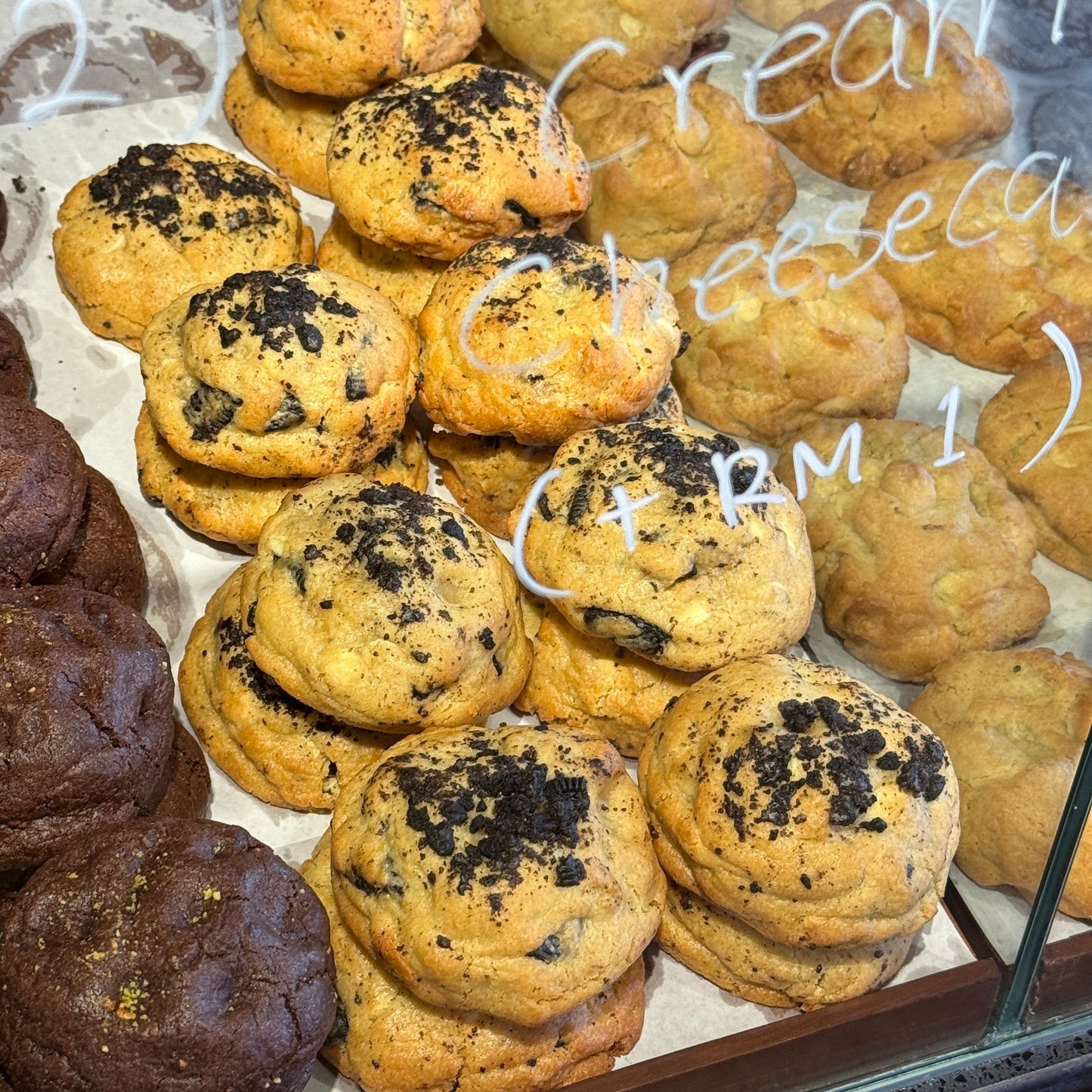 *Christmas Special* - Cookies ‘N’ Cream Cheesecake